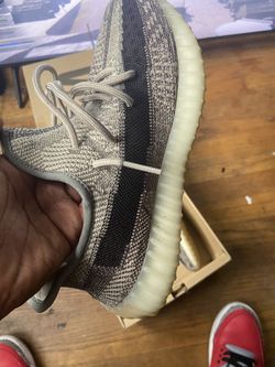 Yeezy zyon size 8