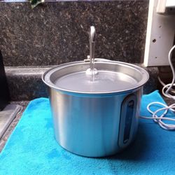 Cat 2-liter water fountain 