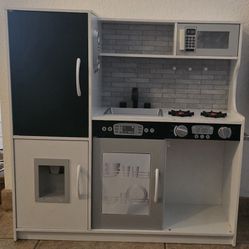 Play Kitchen