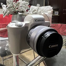 Canon EOS M50