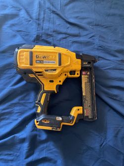 DeWalt 20V XR Brushless 18GA Stapler DCN681