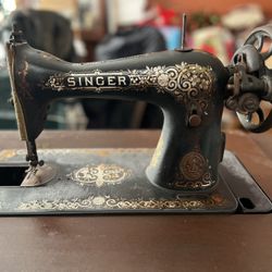 Vintage Singer Sewing Machine & Table