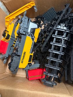 Caterpillar Toy Crane with Track Pieces