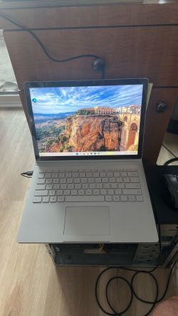 Microsoft surface book 3 i7 32GB RAM