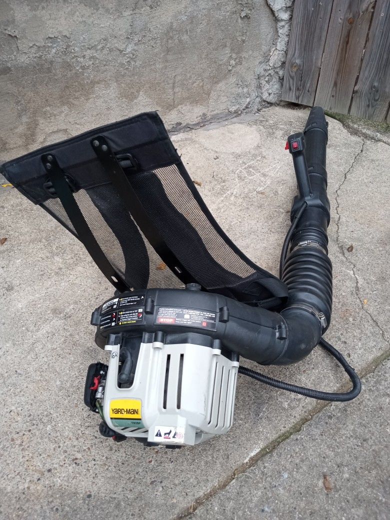 Yard-Man Small 27cc 2-stroke Backpack Leaf Blower 