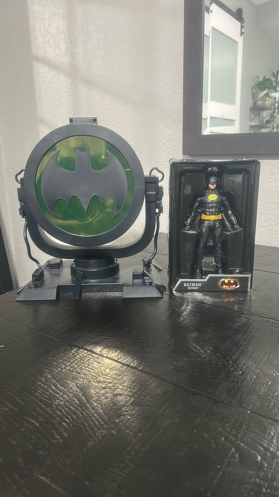 Batman & Batsignal