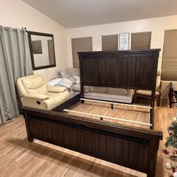 King Bed Frame. Solid Wood 