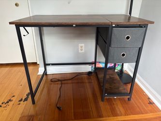 Desk with 2 drawers