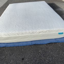 Queen size mattress ! Free Delivery
