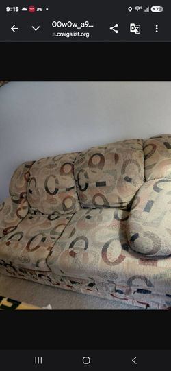 Love seat no delivery