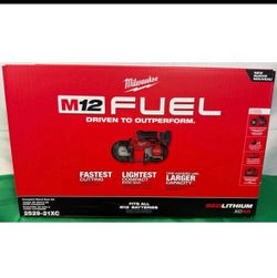 Milwaukee new Kit band saw M12 fuel battery and charger