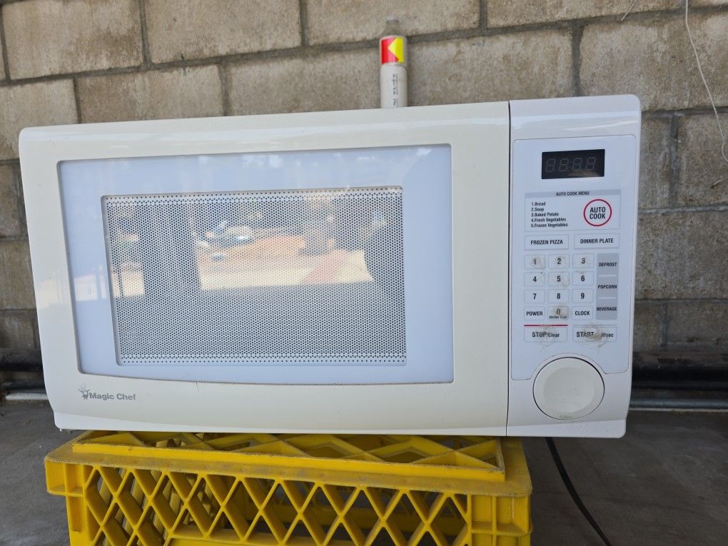 MagicChef Microwave.