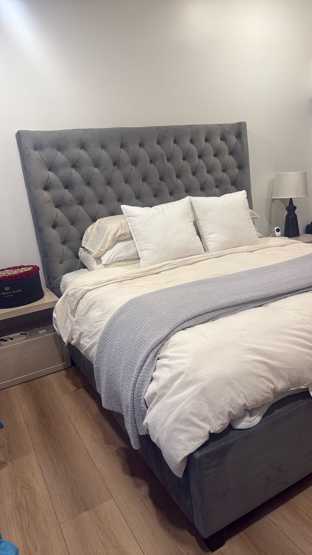 Upholstered bed frame (king)