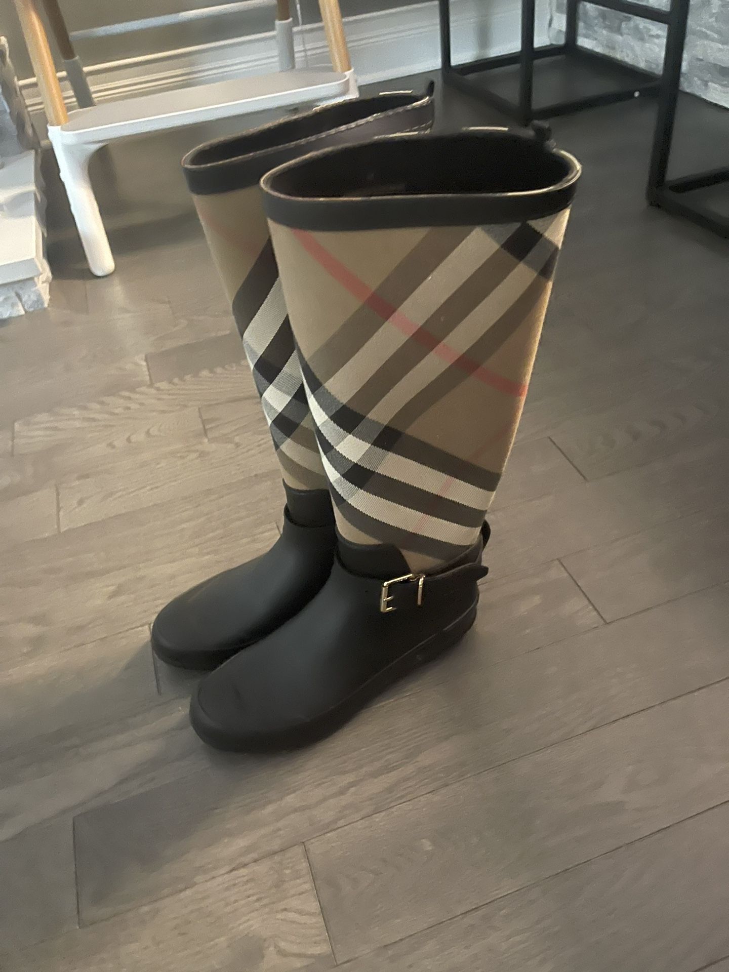 Women Burberry Boots