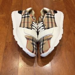 Burberry Velcrows