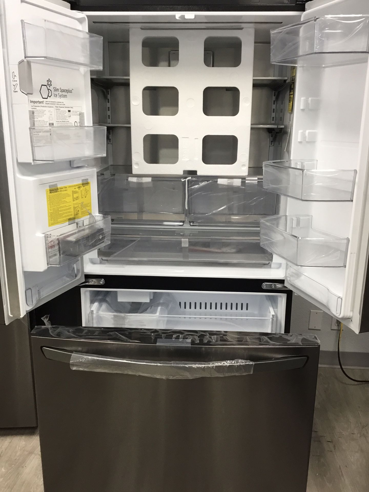 LG COUNTER-DEPTH / CRAFT ICE / Metal Interior / SMART HOME & WI-FI #2150