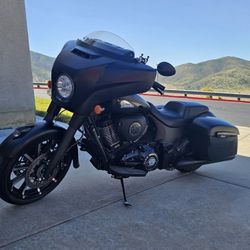 2021 Indian Chieftain dark horse