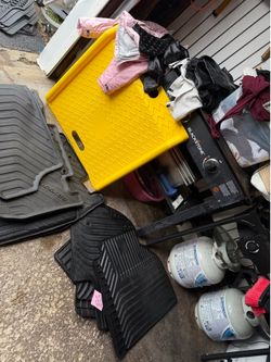Universal Or specific car mats