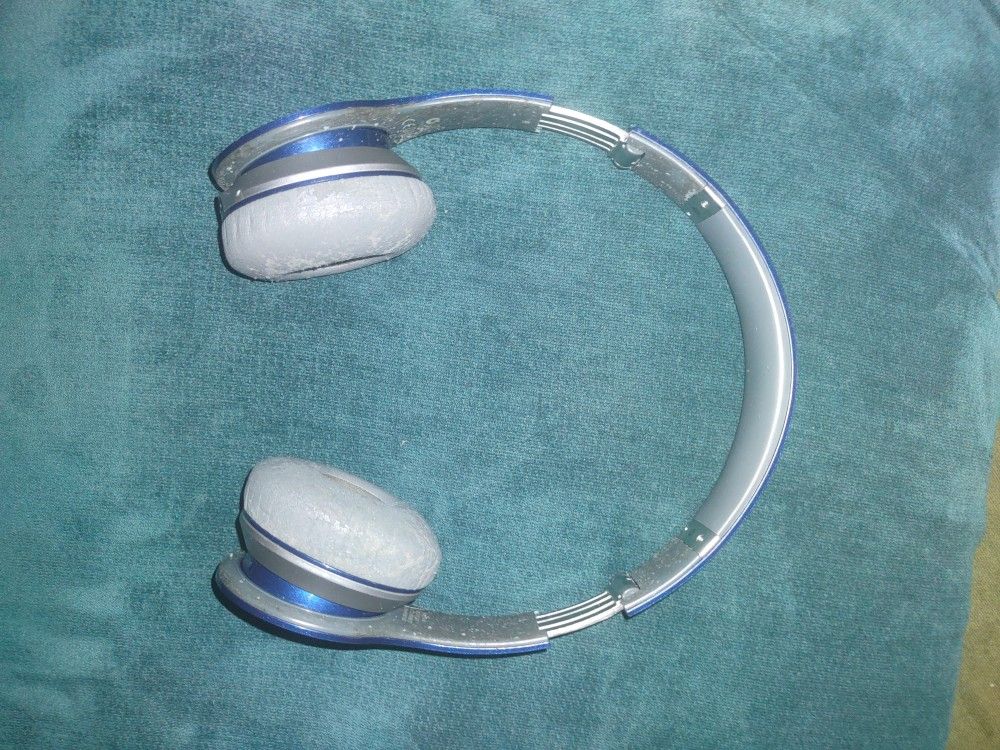 BEATS Wireless Headphones by dr. dre Only $60 !