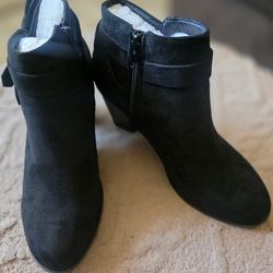 Women's fashion boots size 7