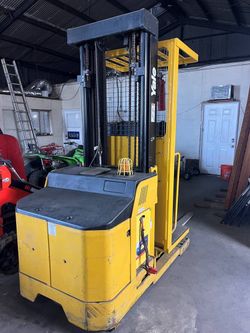 2014 YALE ORDER PICKER , 3299 HOURS