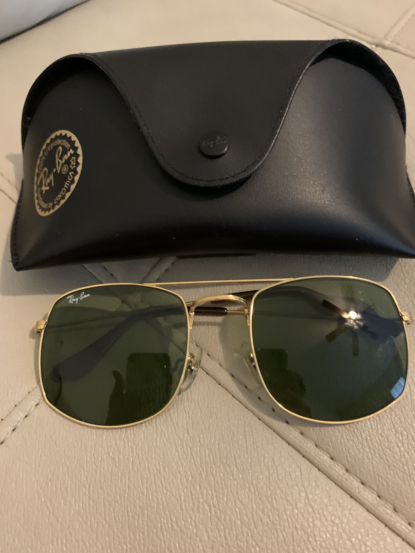 Authentic Vintage B&L Ray Ban Sunglasses. Rare item to find and in mint condition, rarely worn and look as good as when first purchased.