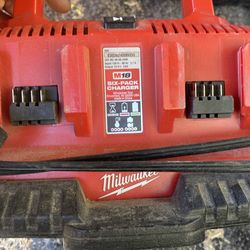 Milwaukee M18 charger