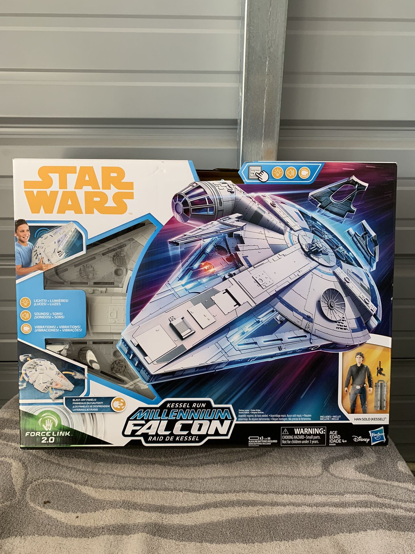 Star Wars Force Link 2.0 Kessel Run Millennium Falcon with Han Solo Figure