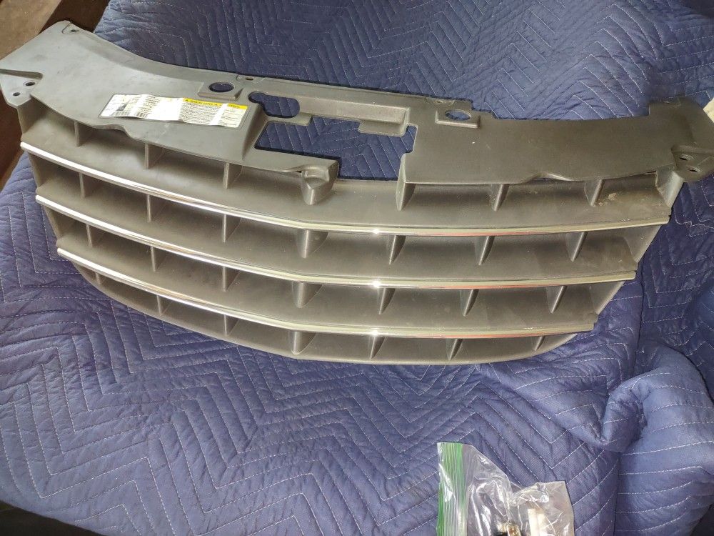 2010 Chrysler Sebring Grill