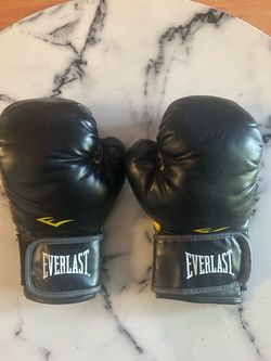 Everlast Black Boxing Gloves