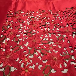 mantel navideño Para 8 Sillas totalmente bordado con 10 toallas