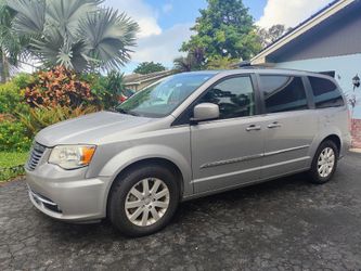 2016 Chrysler Town & Country