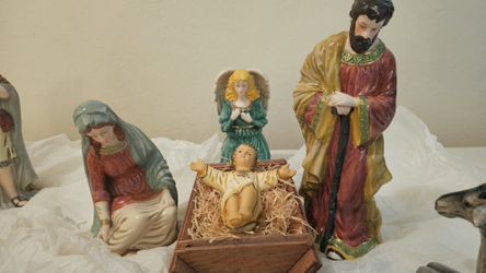 10  Piece Nativity Set