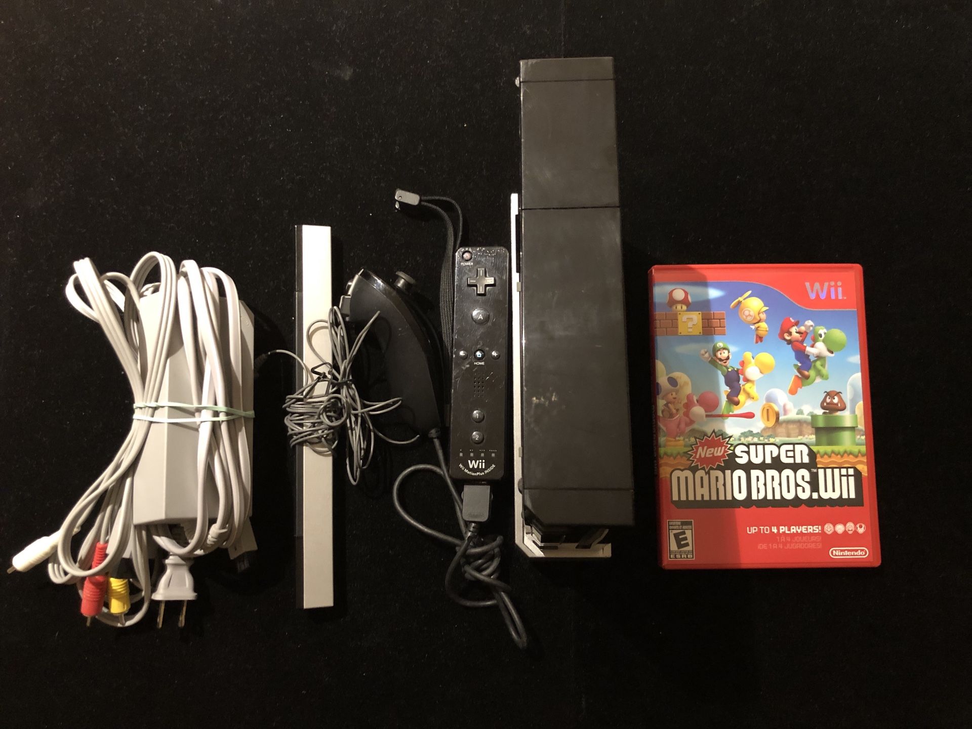 Nintendo Wii Black Console Bundle with Remote/Nun Chuck Combo + Super Mario Bros