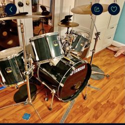 Yamaha Brand Pearl Green Drum Set