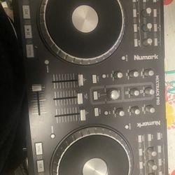 Numark Mix track Pro