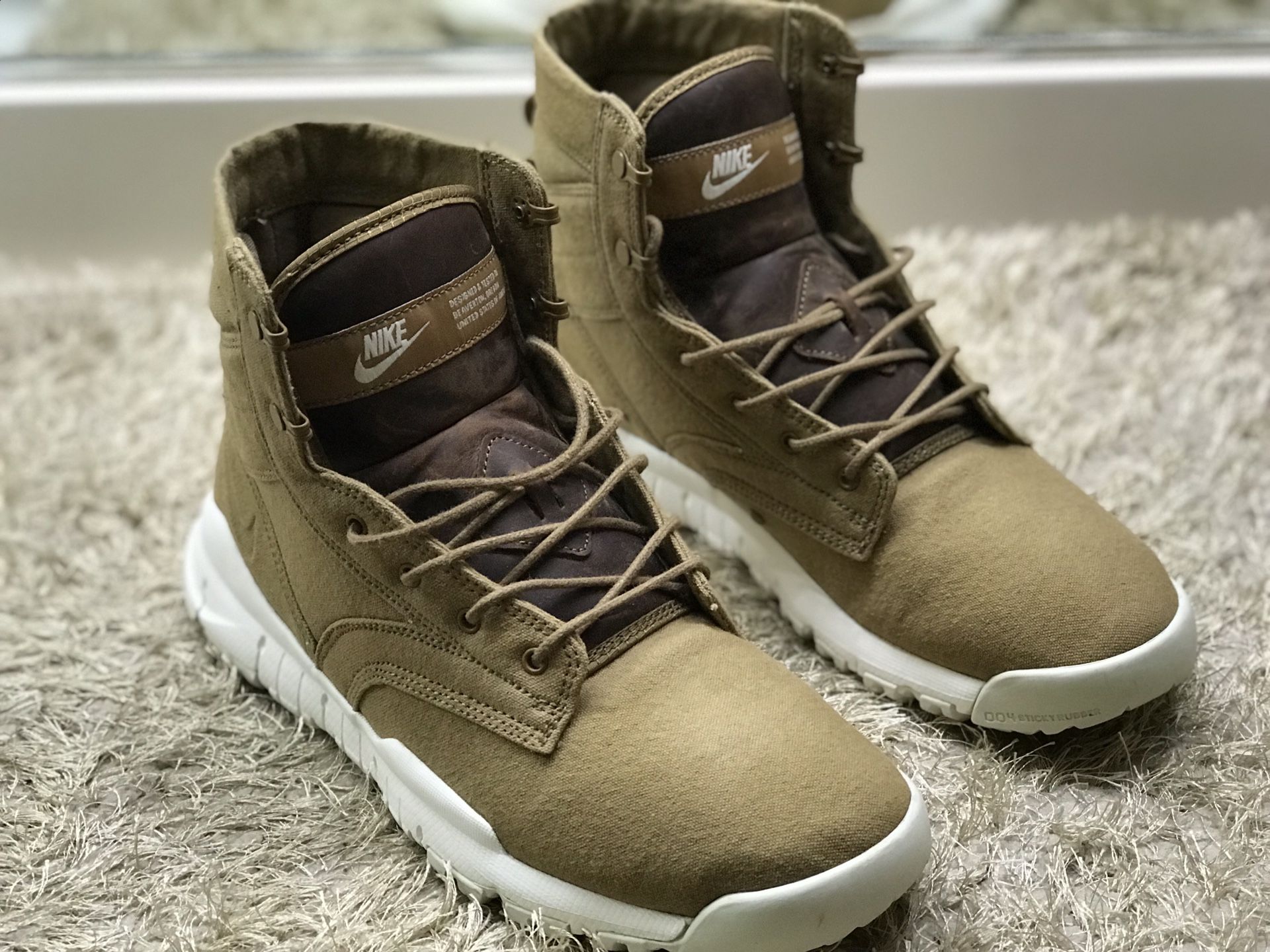 Nike Boots Designed and Tested in Beaverton, Oregon - Mens 11