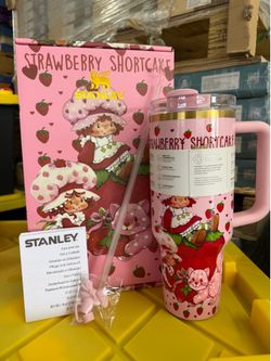Strawberry Shortcake Tumbler with Handle and Straw Lid 40 oz,