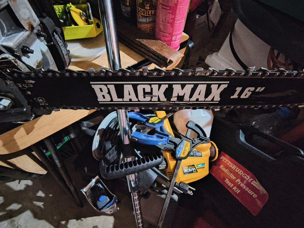 Blackmax Chainsaw