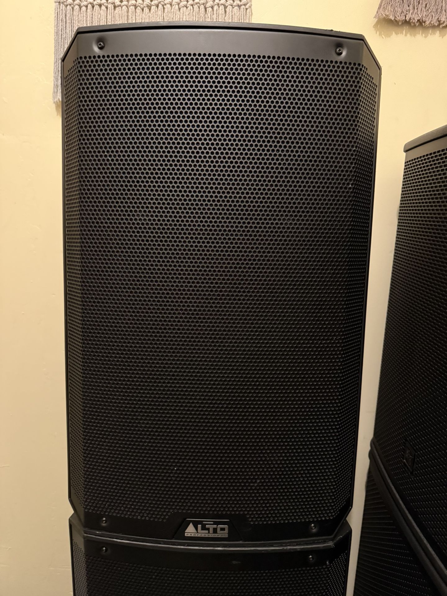 Used Good Alto Ts13 2000 Wats Speakers