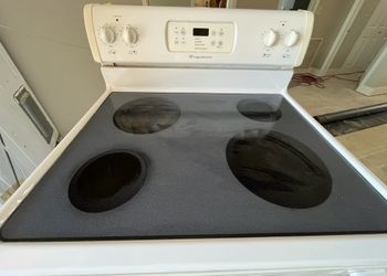 Frigidaire Stove White Range Oven Great Condition