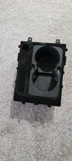 06 Vw passat cup holder!! Free