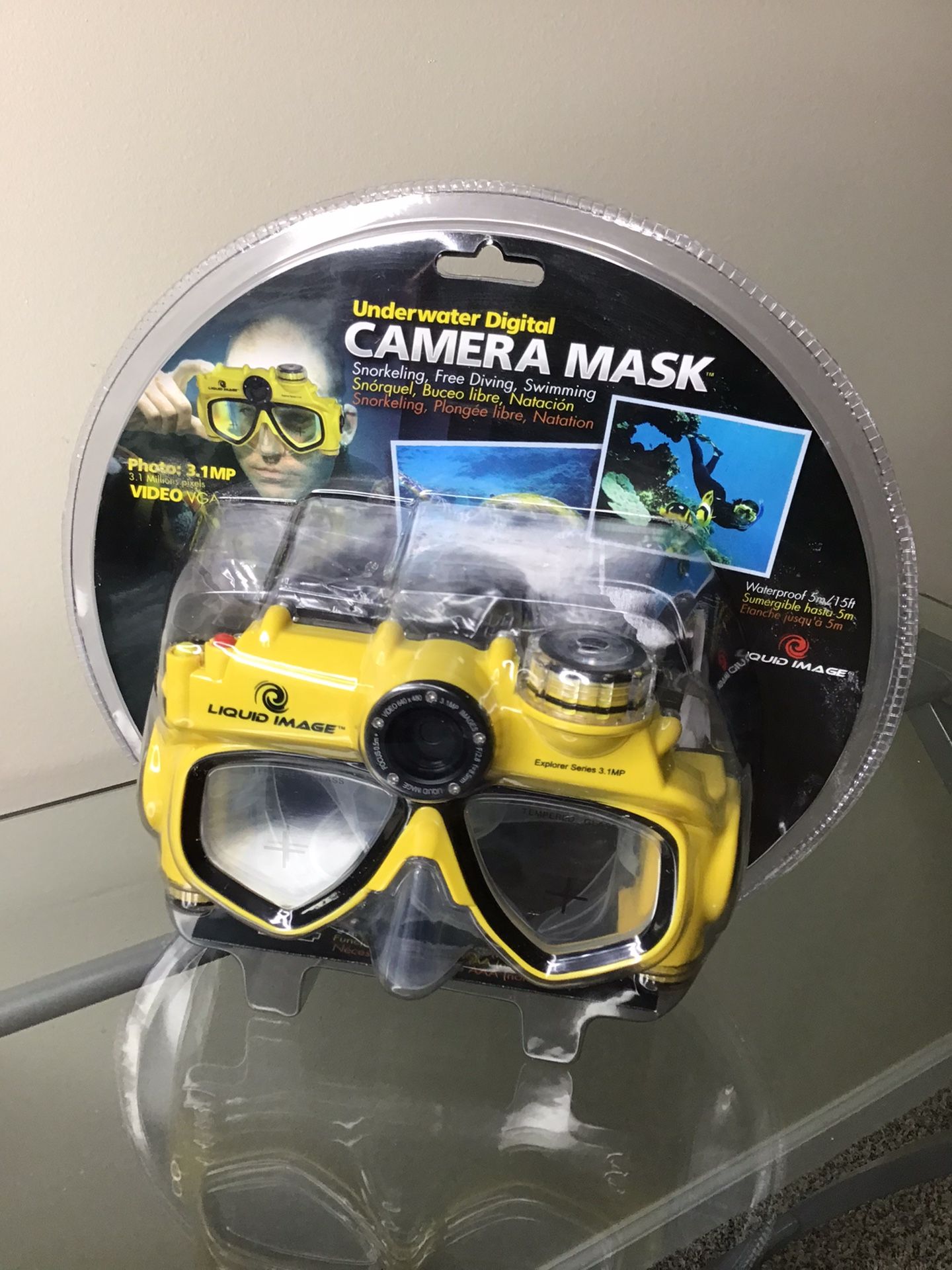 Underwater digital camera mask – liquid image