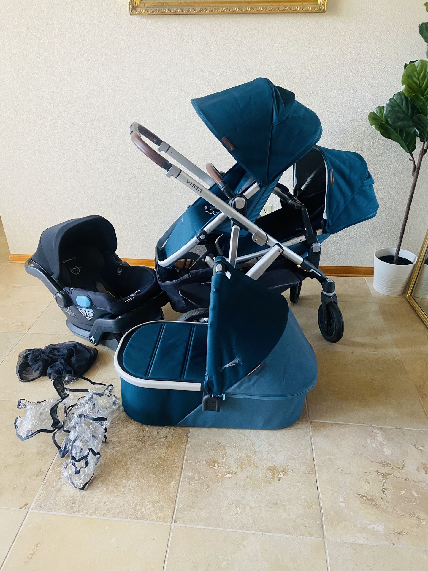 Uppababy Vista V2 Double Stroller with Car Seat and Bassinet Finn