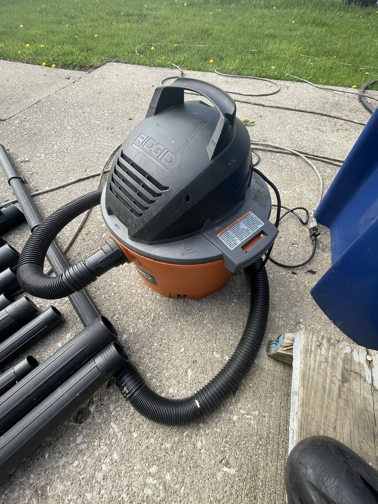 Vacuum 6 Gallons
