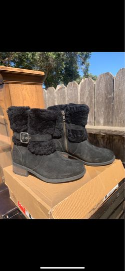 Ugg boots for young adults size 5.5