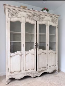 Vintage Curio Cabinet