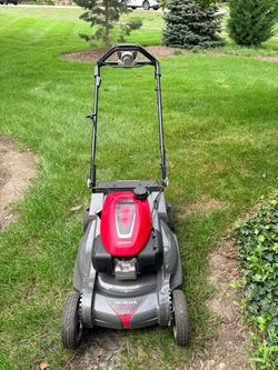 Honda HRX217K6VKA Self-Propelled Lawn Mower