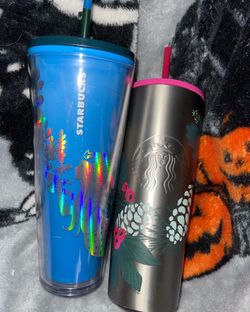 Starbucks Cups 