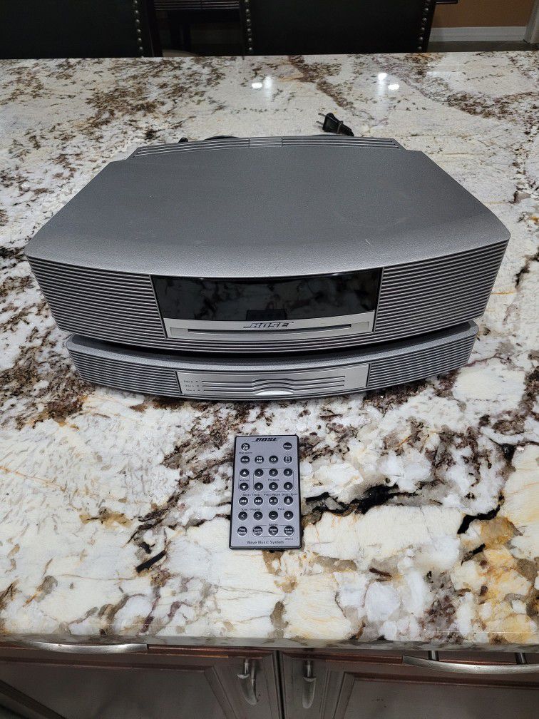 Bose Wave Music System with Multi-CD Changer